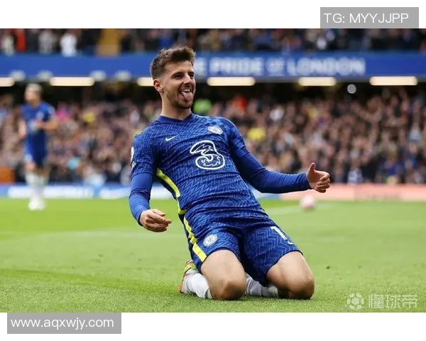 德国足球明星魅力四射帅气风采引领球迷热潮