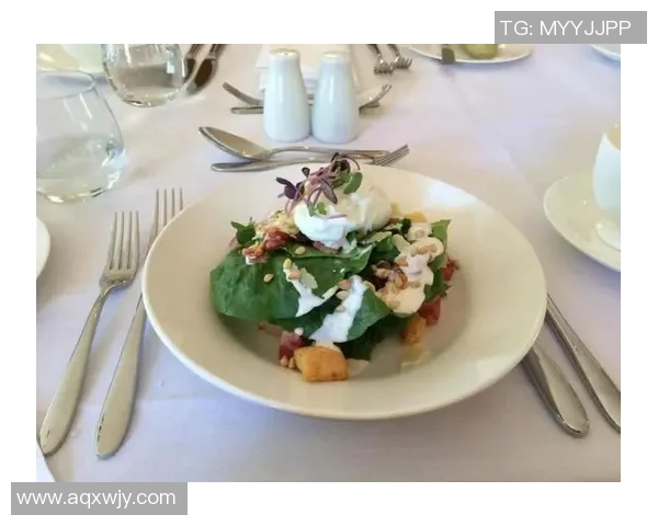 足球明星亲自下厨制作美食大揭秘让你领略球场之外的美味风采