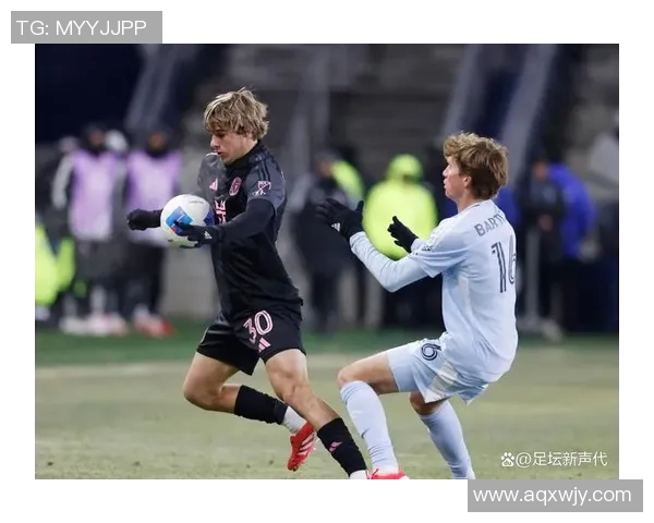 足球明星南极挑战极寒环境打球视频引发热议与关注